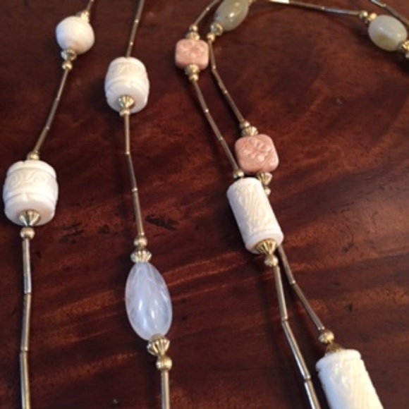 Casual Corner gold tone multi color bead necklace - Picture 4 of 5